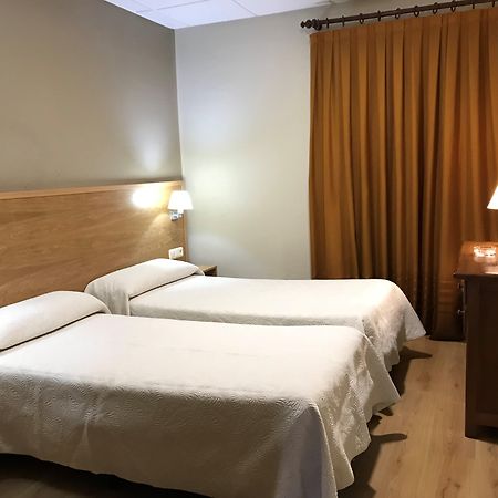 Hotel Bellavista 벨베르 데 세르다니아 외부 사진