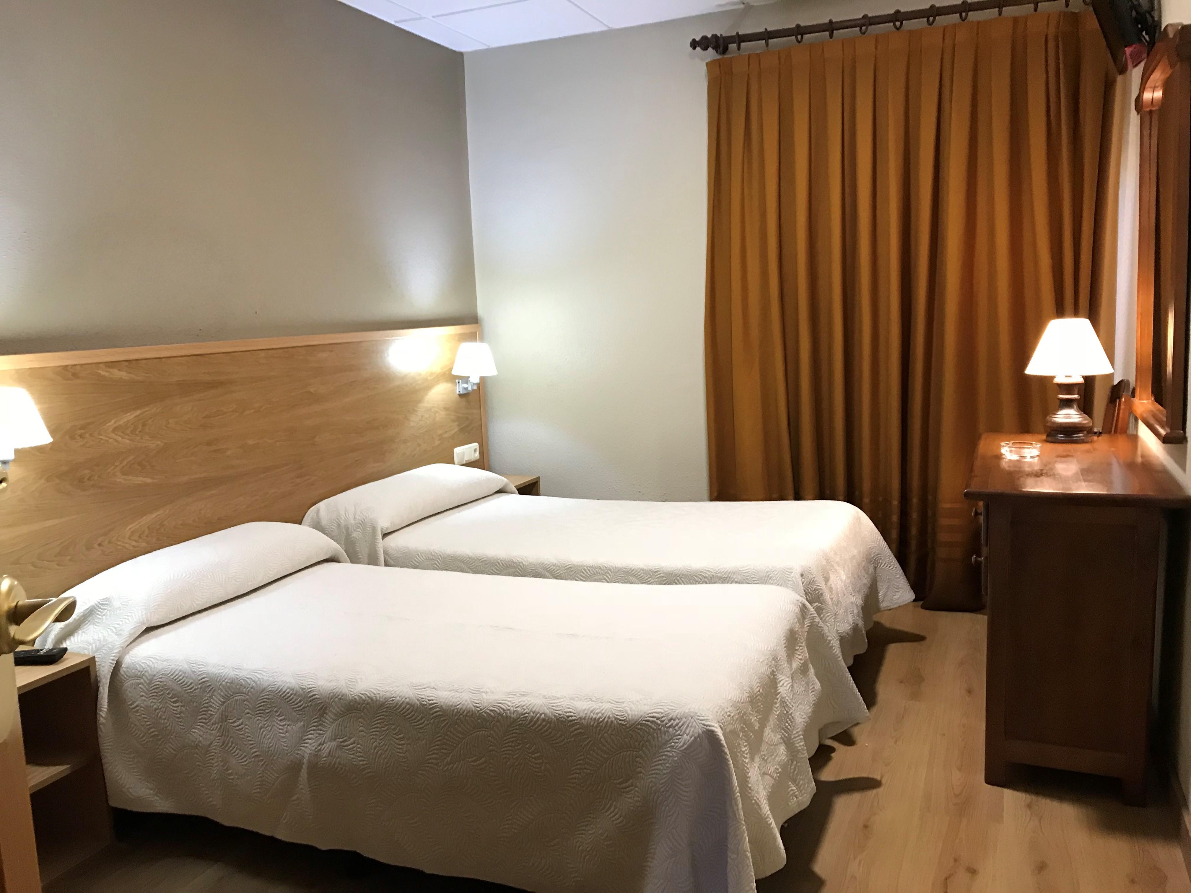 Hotel Bellavista 벨베르 데 세르다니아 외부 사진