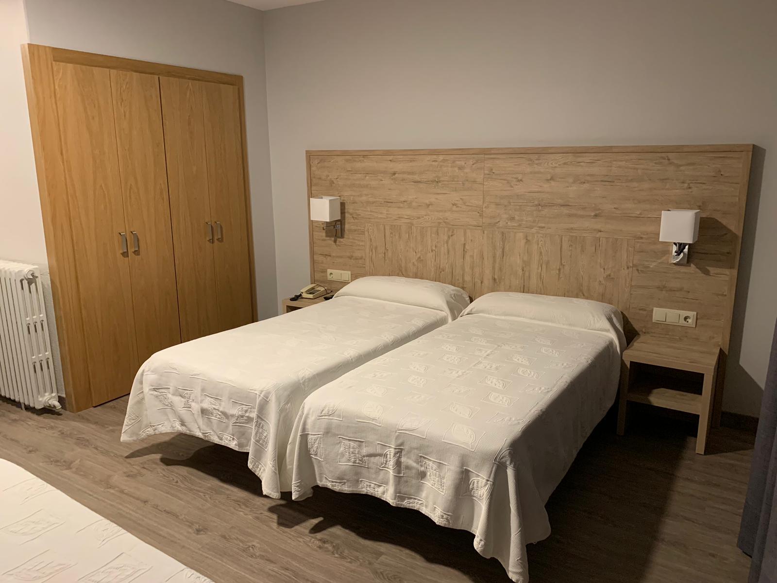 Hotel Bellavista 벨베르 데 세르다니아 외부 사진