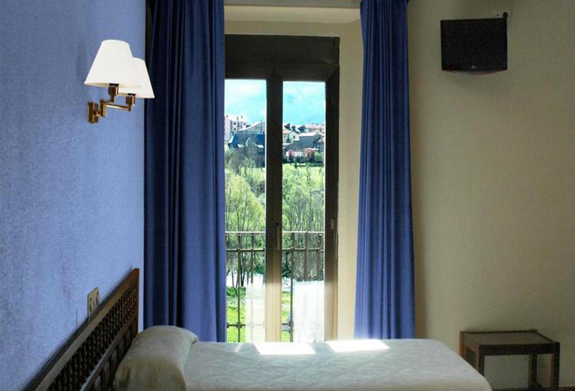 Hotel Bellavista 벨베르 데 세르다니아 외부 사진