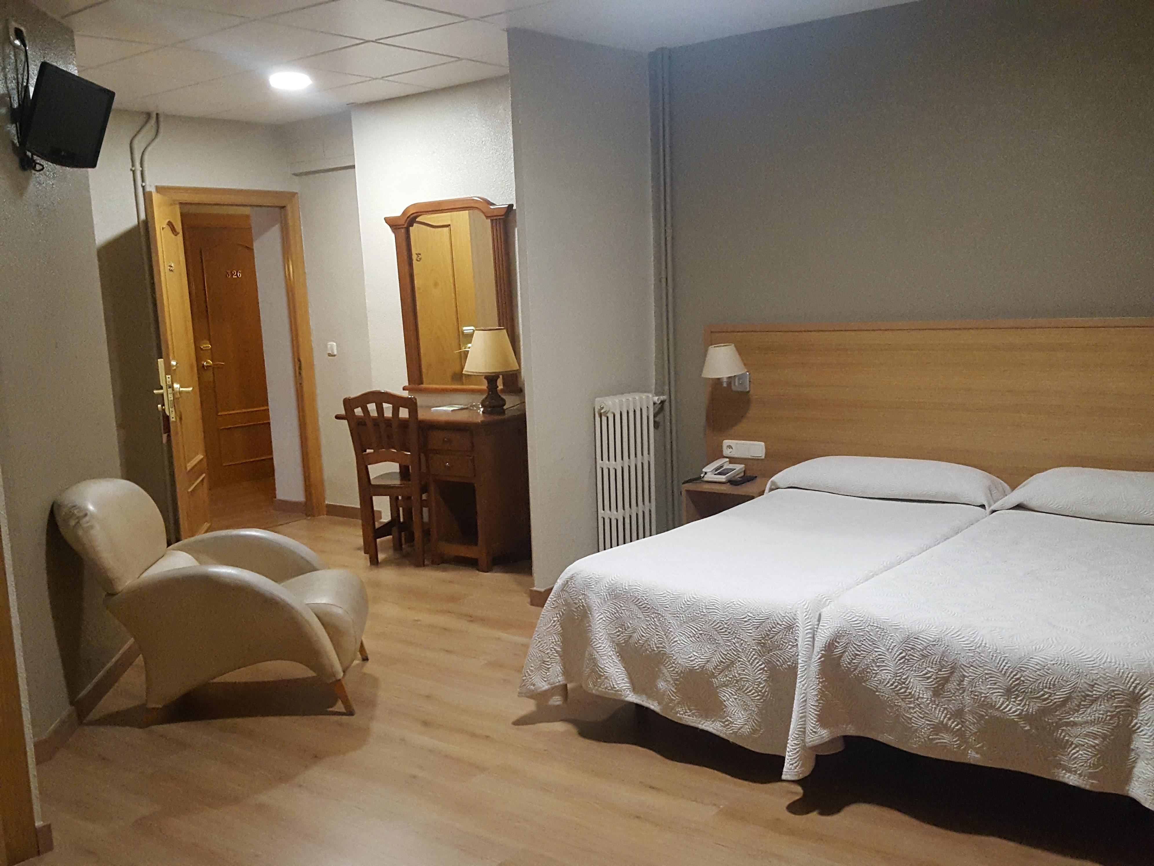 Hotel Bellavista 벨베르 데 세르다니아 외부 사진