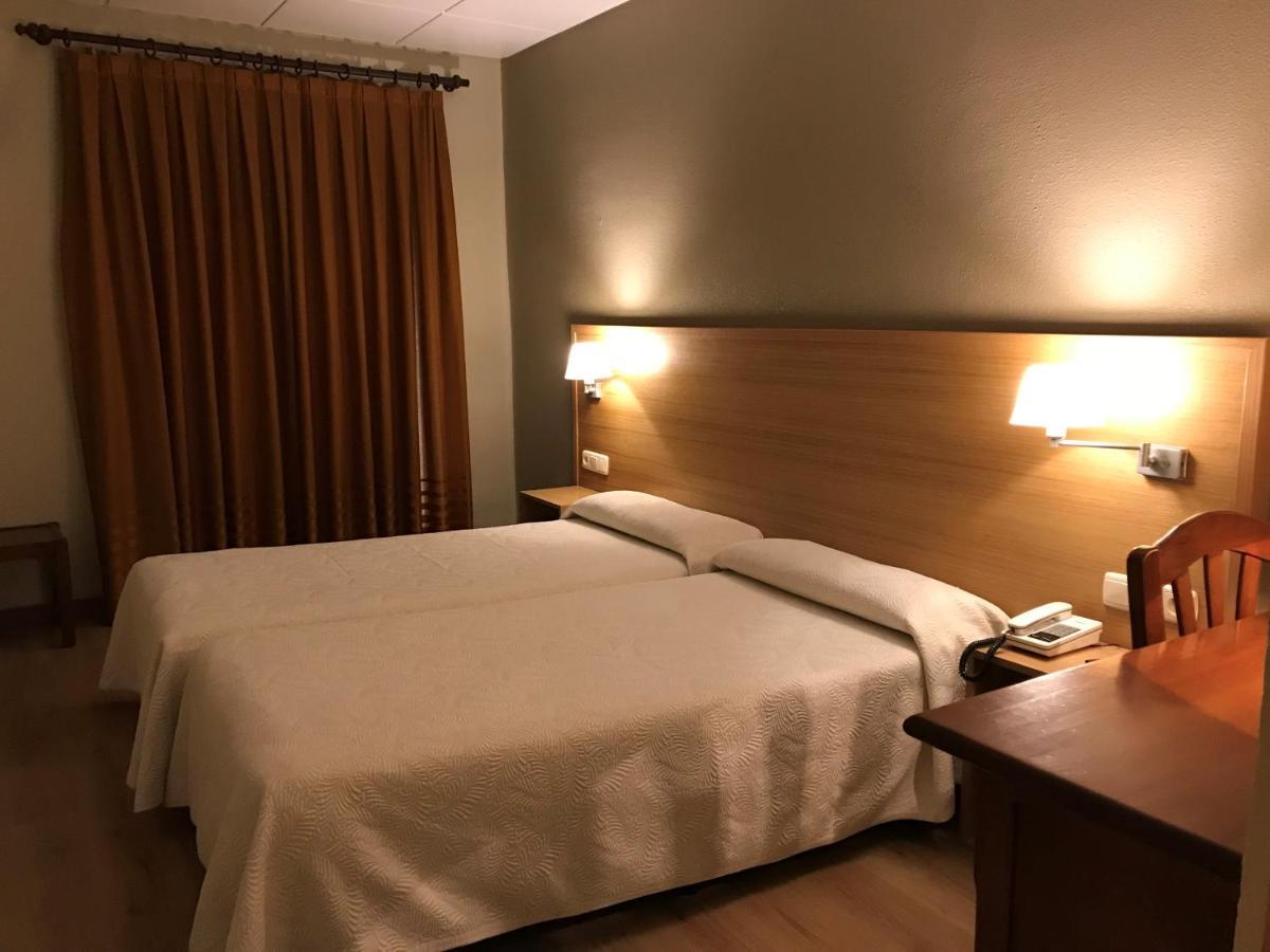 Hotel Bellavista 벨베르 데 세르다니아 외부 사진